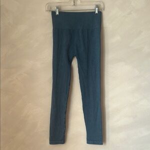 Avocado ribbed seamless leggings blue made in USA size M/L